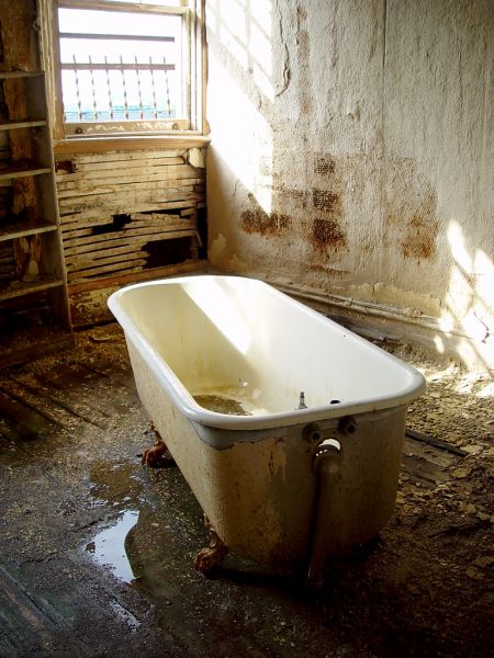 Bathtub