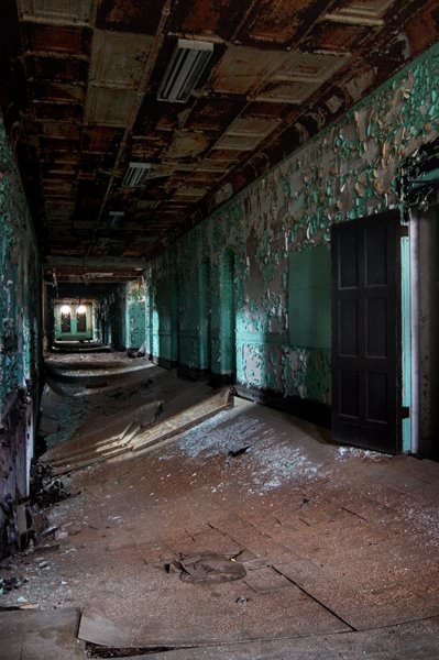 Bad Floor in Color