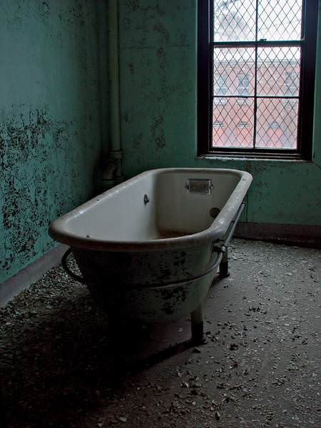 Bathtub