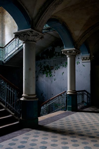 Grandiose