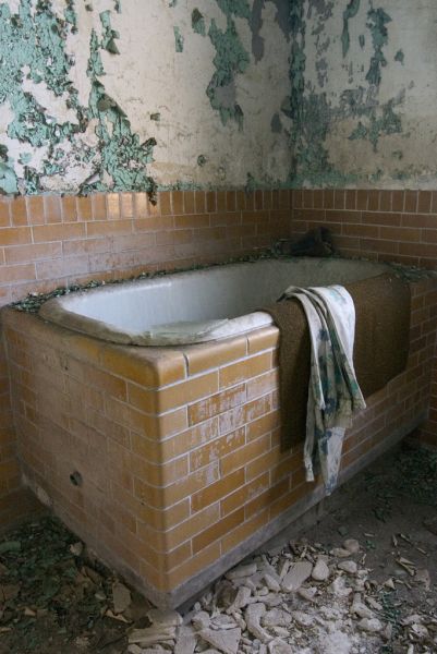 Tub