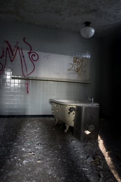 Tub