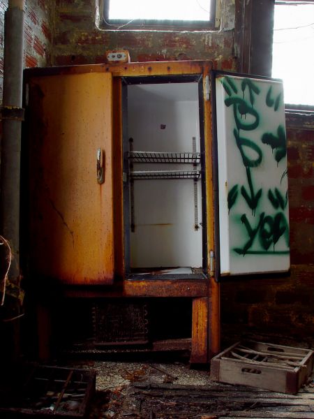 Refrigerator