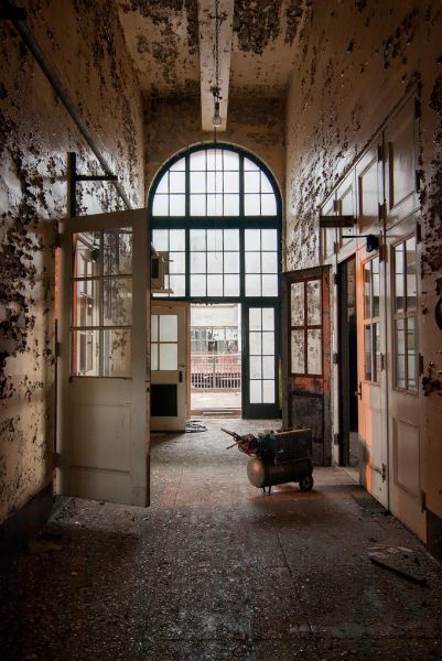 Center Corridor
